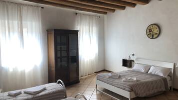 Superior Apartment | Blackout drapes, free WiFi, bed sheets