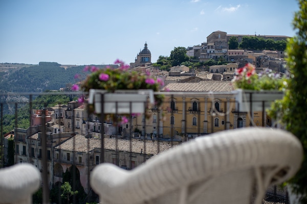 Exclusieve tweepersoonskamer | Terras