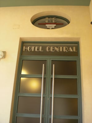 Property entrance - Hotel Central (Valdepenas)
