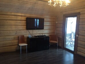 엘리트 빌라, 침실 4개 | 거실 공간 | 평면 TV, 벽난로, DVD 플레이어