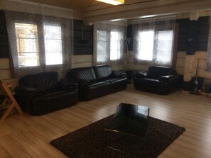 엘리트 빌라, 침실 4개 | 거실 | 평면 TV, 벽난로, DVD 플레이어