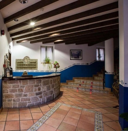 Recepción. Hotel Villa de Cabrales