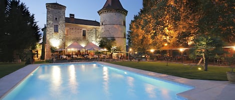 Façade de l’hébergement – soirée/nuit