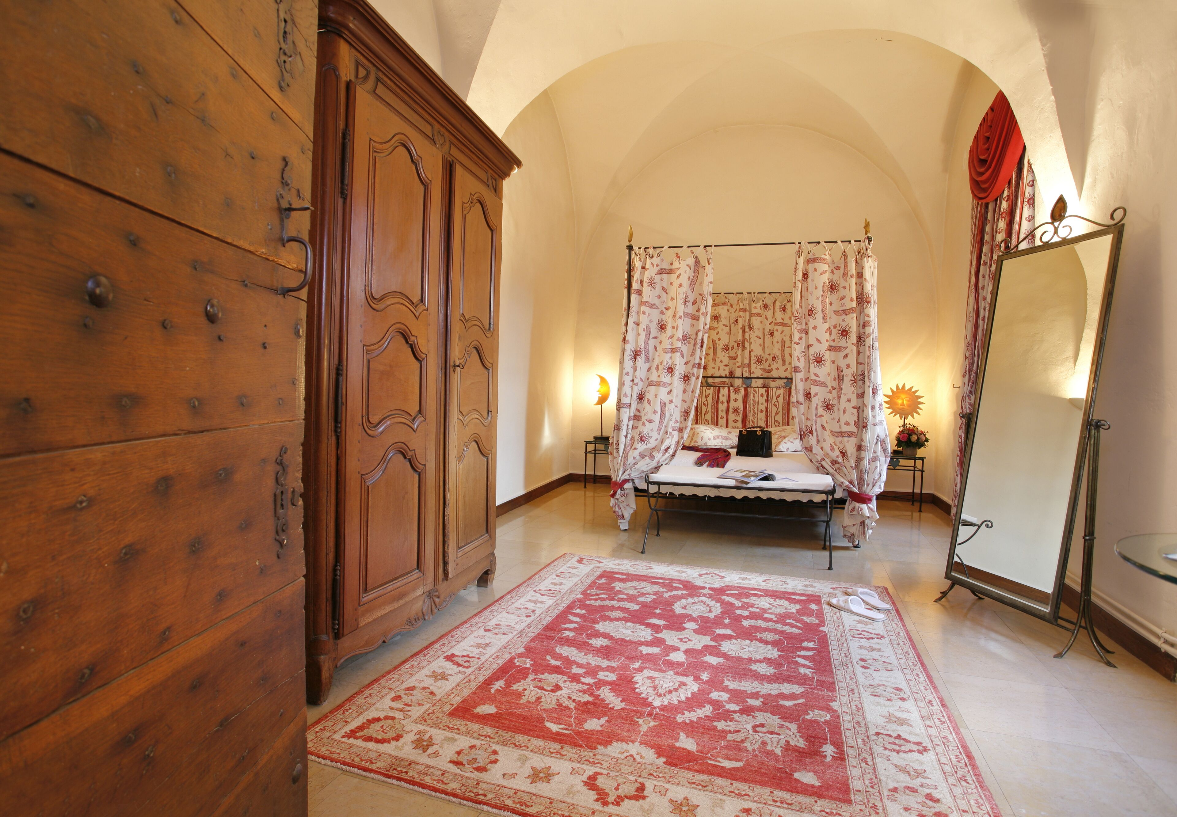 deluxe double room | 2 bedrooms, minibar, in-room safe, individually decorated