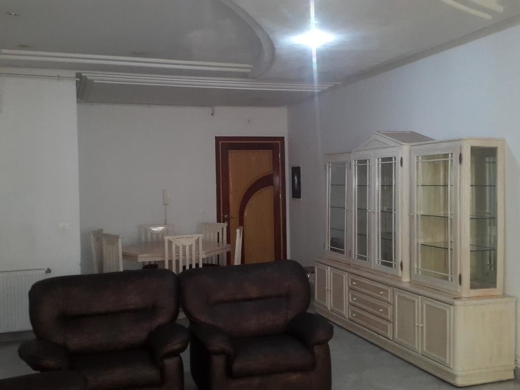 Apartment, 2 Bedrooms | Living area