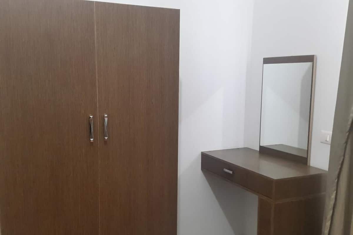 Apartment, 1 Bedroom | Blackout curtains, iron/ironing board, free WiFi