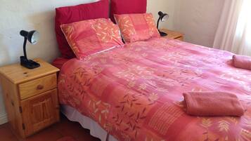 Talo | 1 makuuhuone, silitysrauta/-lauta, ilmainen Wi-Fi, vuodevaatteet