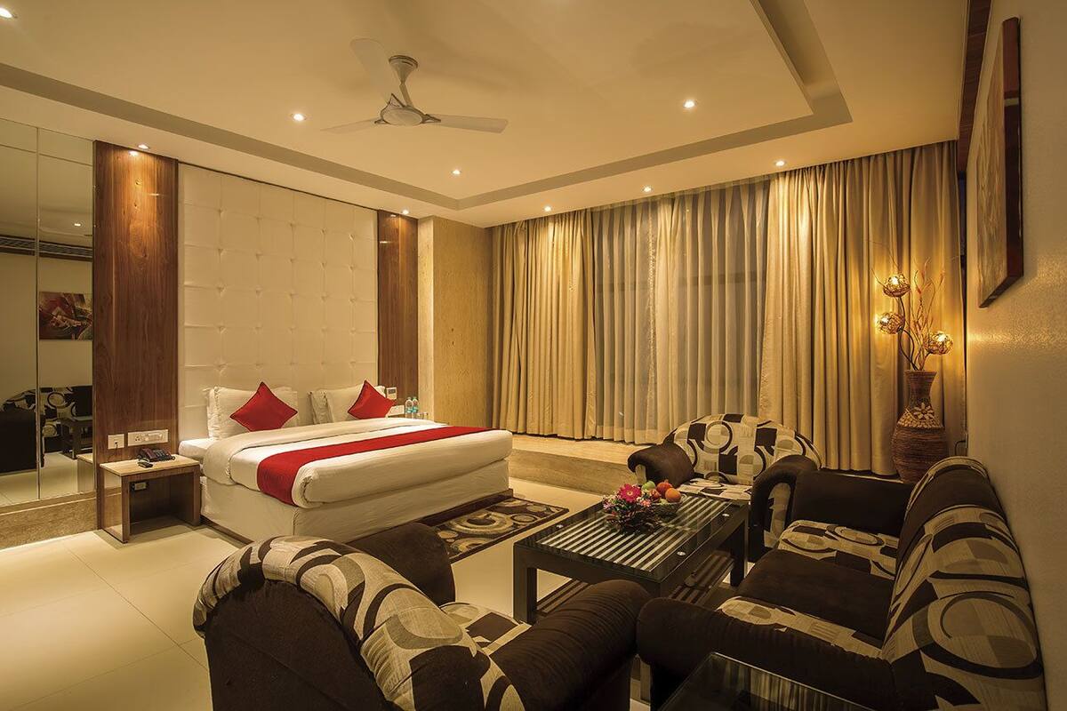 1 bedroom, premium bedding, minibar, in-room safe