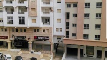 Family Studio, 1 Bedroom | Pemandangan dari bilik