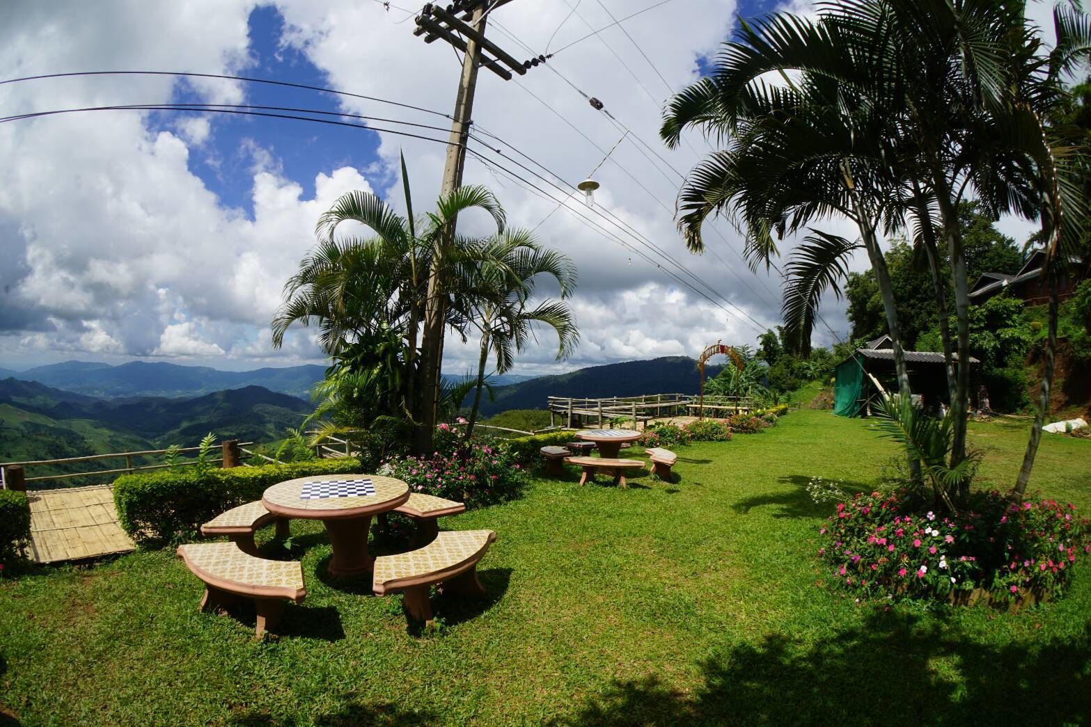 المنشأة من الخارج