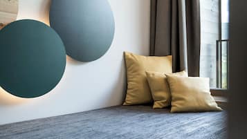 Free WiFi, wheelchair access