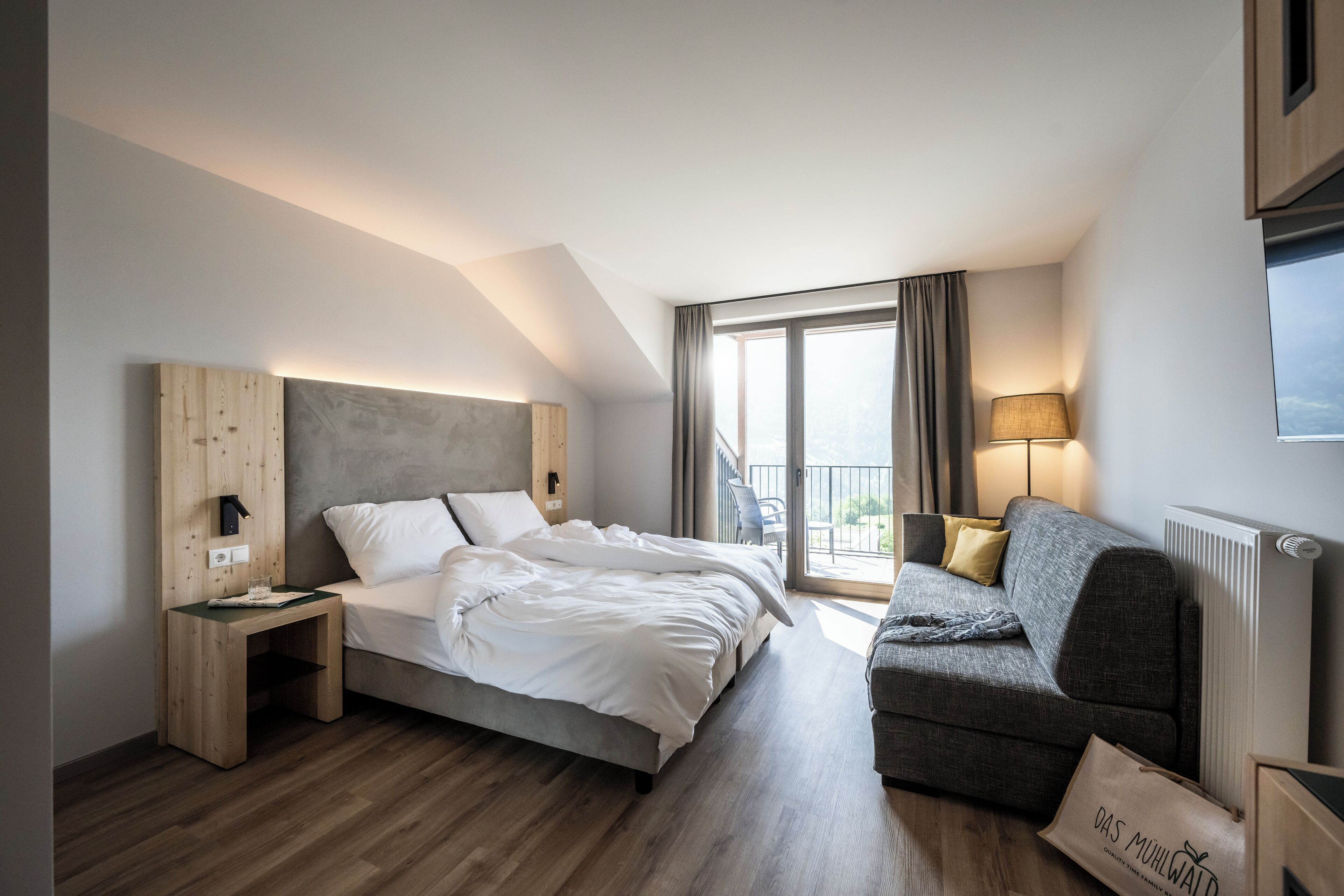 Free WiFi, wheelchair access