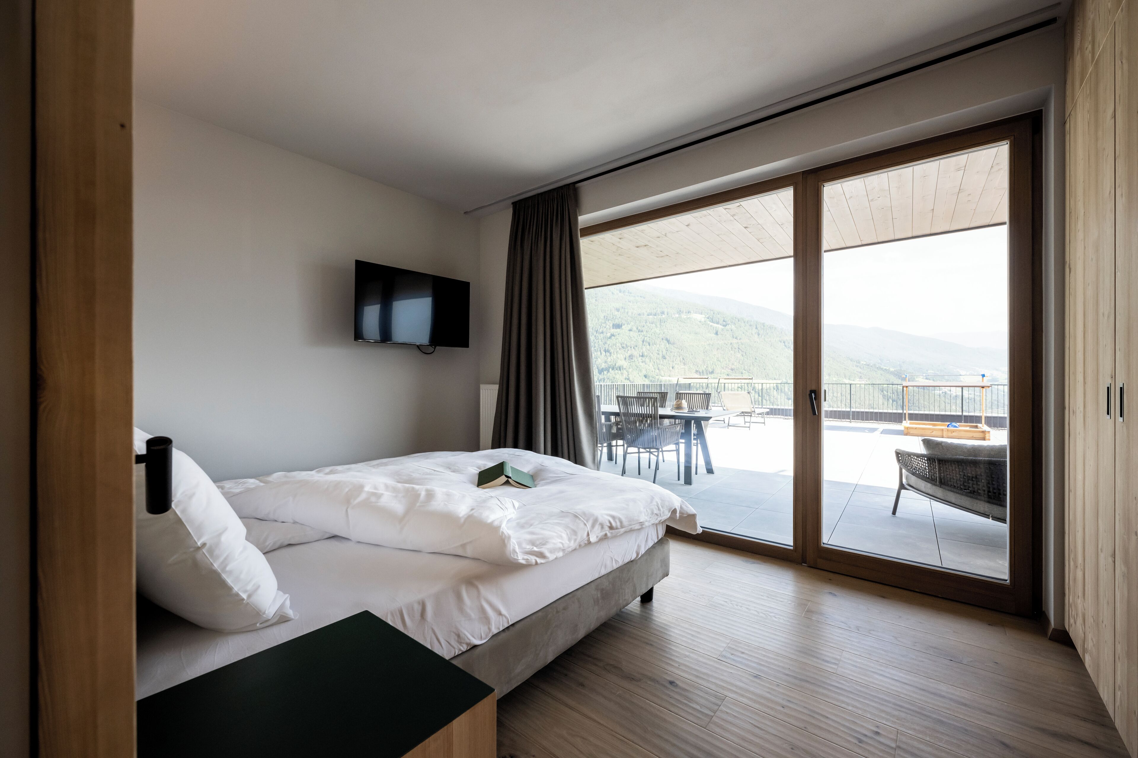 Free WiFi, wheelchair access