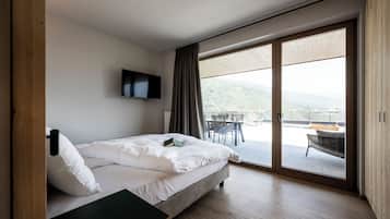 Free WiFi, wheelchair access