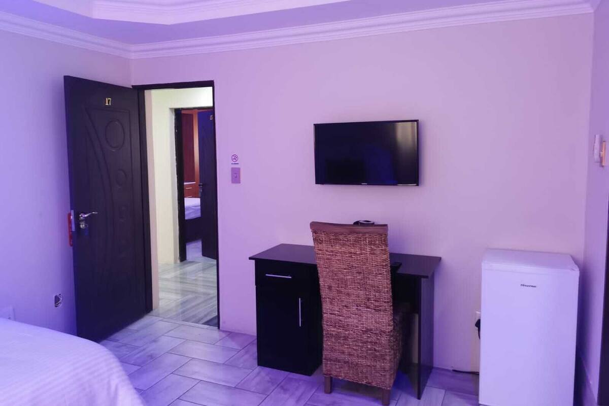 Deluxe Room | Desk, iron/ironing board, free WiFi, bed sheets