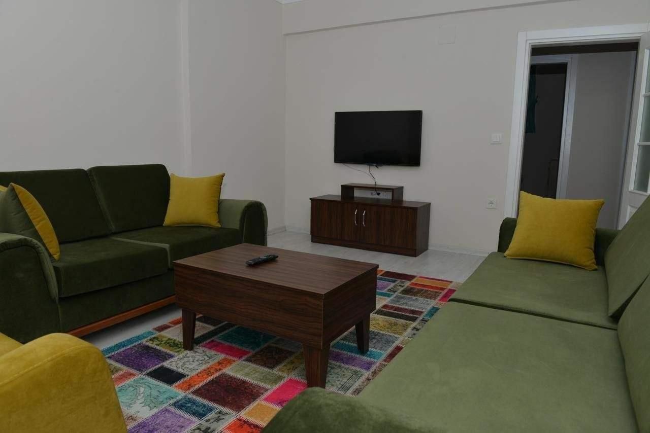 132-cm lcd tv with satellite channels, tv