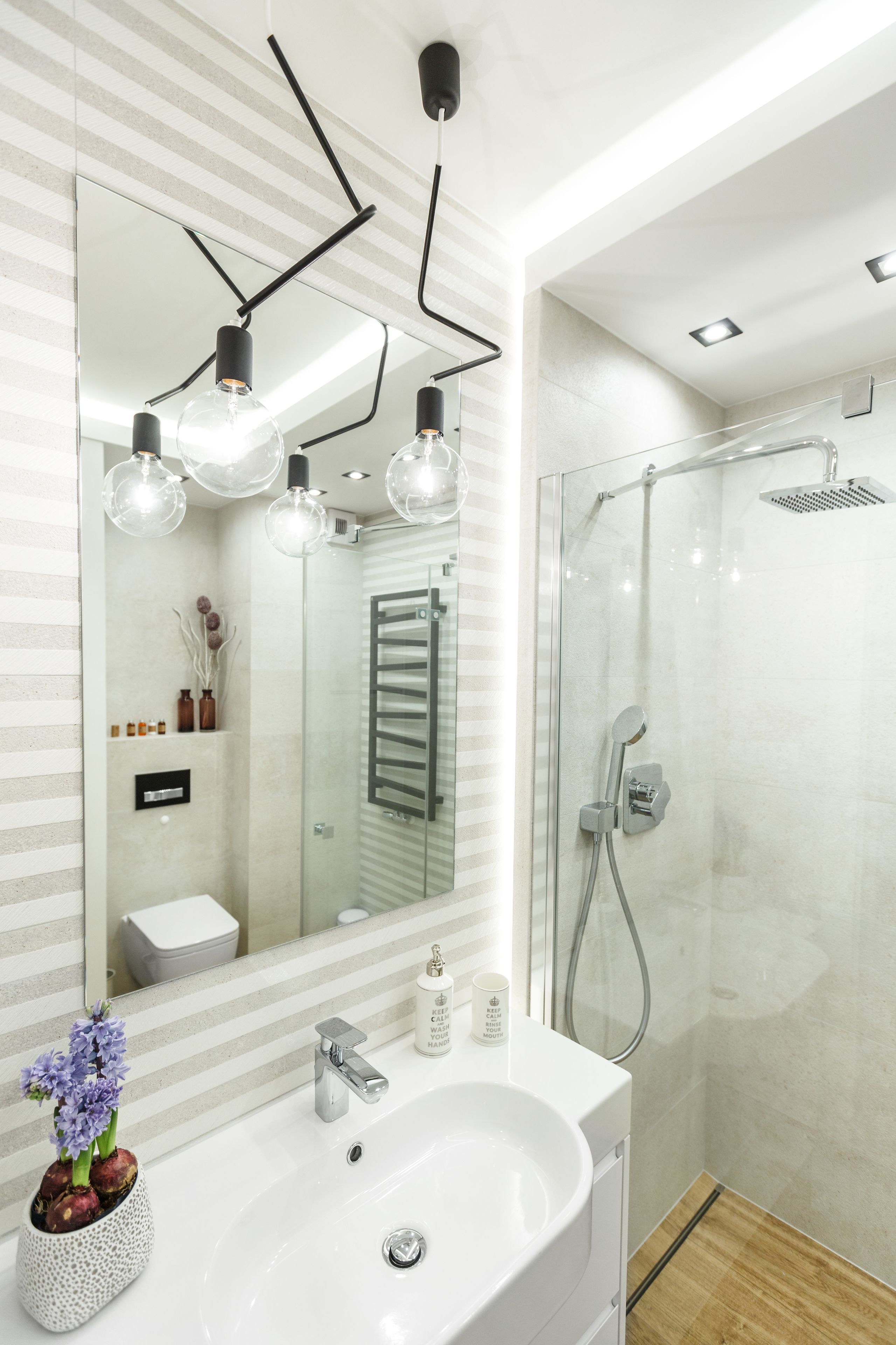 Căn hộ | Phòng tắm | Buồng tắm vòi sen, đồ dùng nhà tắm miễn phí, máy sấy tóc, khăn tắm 