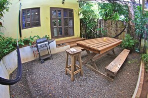 Chambre Quadruple Familiale, plusieurs lits | Terrasse/Patio