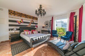 In-room safe, individually decorated, individually furnished, desk - Rey Don Pedro Luxury Home (Seville)