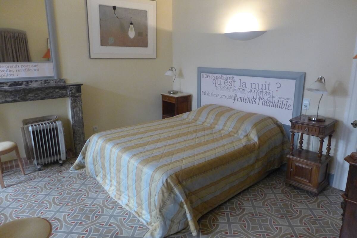 Habitación doble Confort | Ropa de cama de alta calidad y decoración personalizada