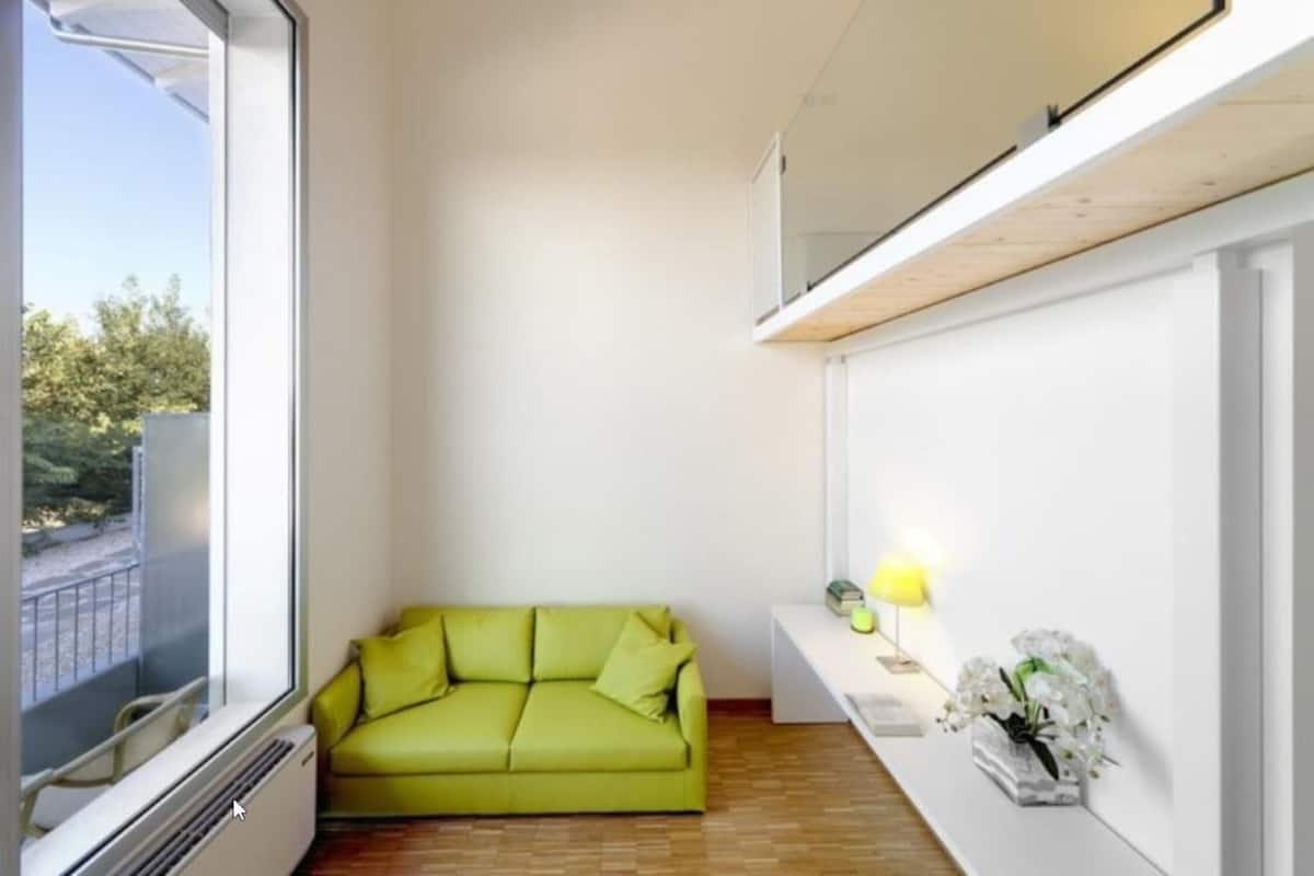 Double Room | Living area | 32-inch LCD TV with digital channels, TV