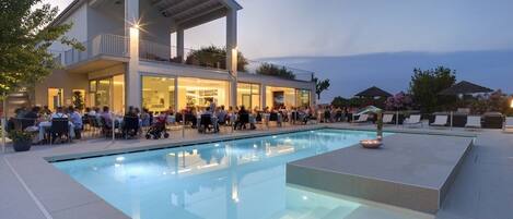 Außenpool (je nach Saison geöffnet)