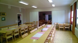 Café da manhã com buffet todos os dias (EUR 8.00 por pessoa)