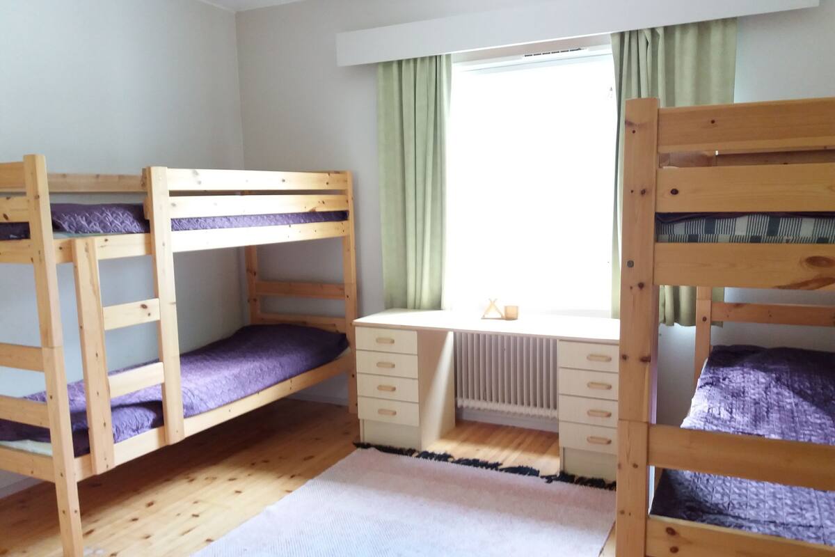Quarto quádruplo standard, banheiro compartilhado | Vista do quarto
