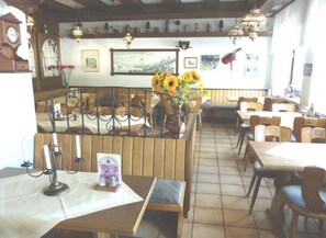 Daily buffet breakfast for a fee - Hotel am Markt (Sankt Goar)