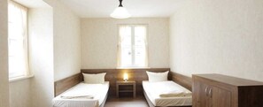 Family Room, 3 Bedrooms | Free WiFi, bed sheets - Hotel am Markt (Sankt Goar)
