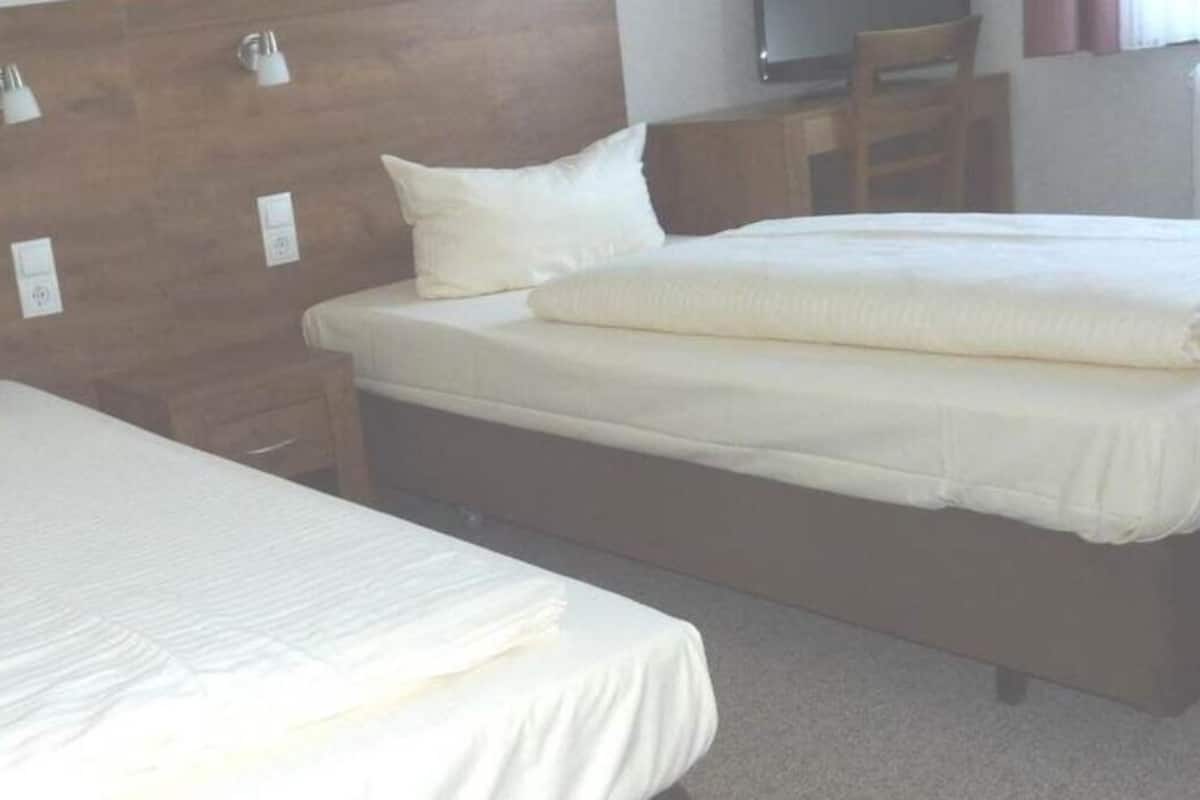 Free WiFi, bed sheets