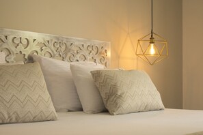 Habitación doble Deluxe | Ropa de cama de alta calidad, edredón y decoración personalizada 
