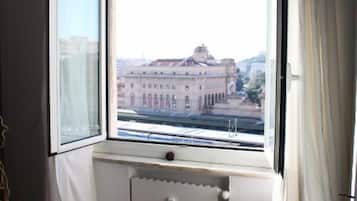 Chambre Triple | Vue sur la ville