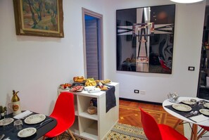 Free daily continental breakfast  - BB Tube (Genoa)