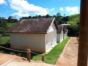 Double Room | Minibar, blackout drapes, bed sheets