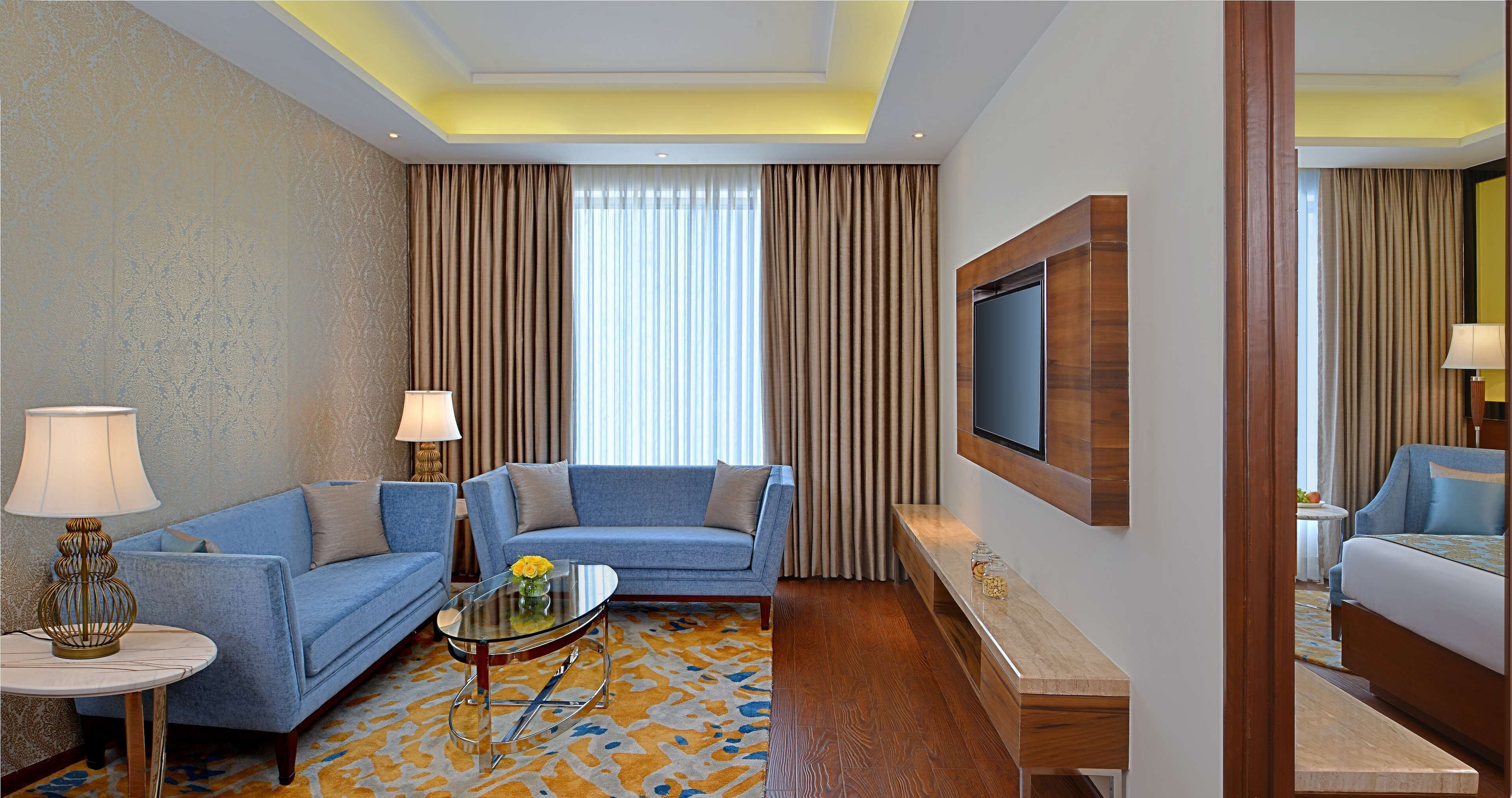 Suite, 1 Bedroom | Minibar, in-room safe, desk, laptop workspace