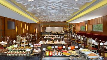 Colazione a buffet, servita tutte le mattine (550 INR a persona)