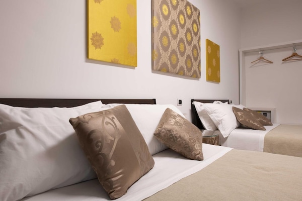 Coffres-forts dans les chambres, Wi-Fi gratuit
