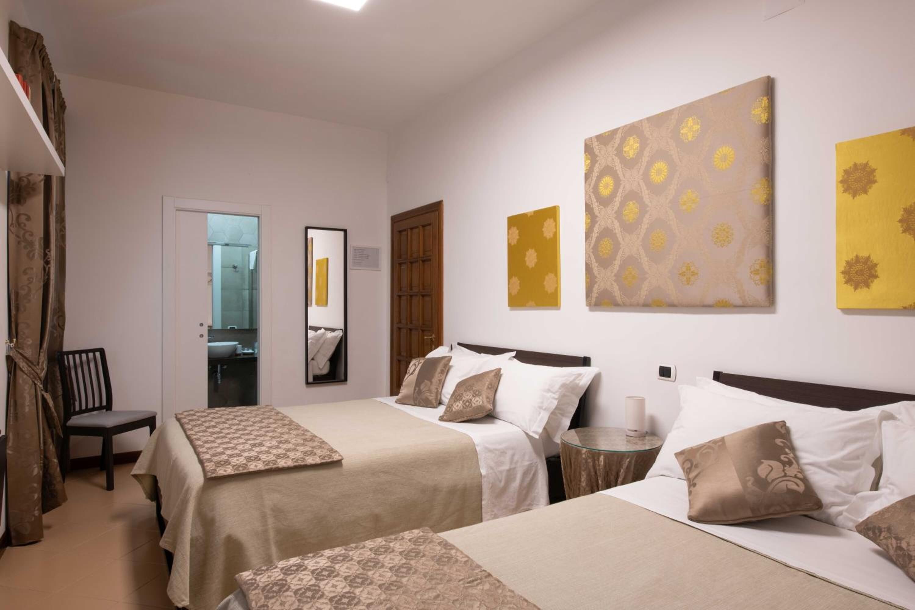 In-room safe, free WiFi