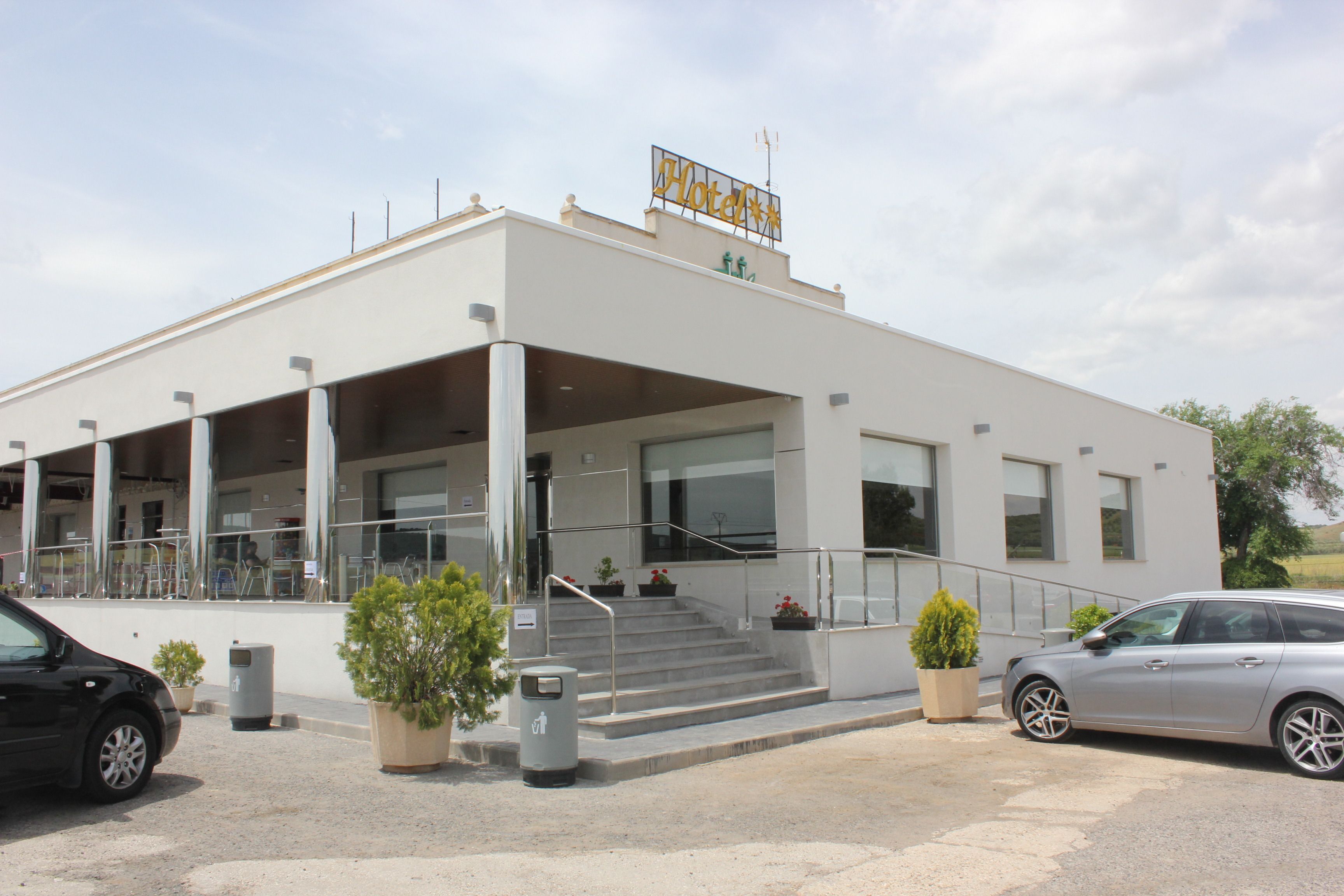 واجهة المنشأة