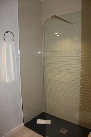 Double Room Single Use | Bathroom shower - Hotel Las Canteras (Santa Cruz de Mudela)