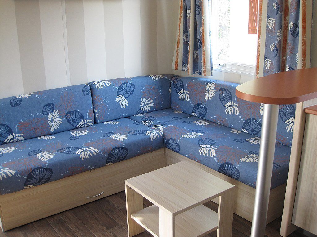 Small Mobile Home | Living room | Flat-screen TV