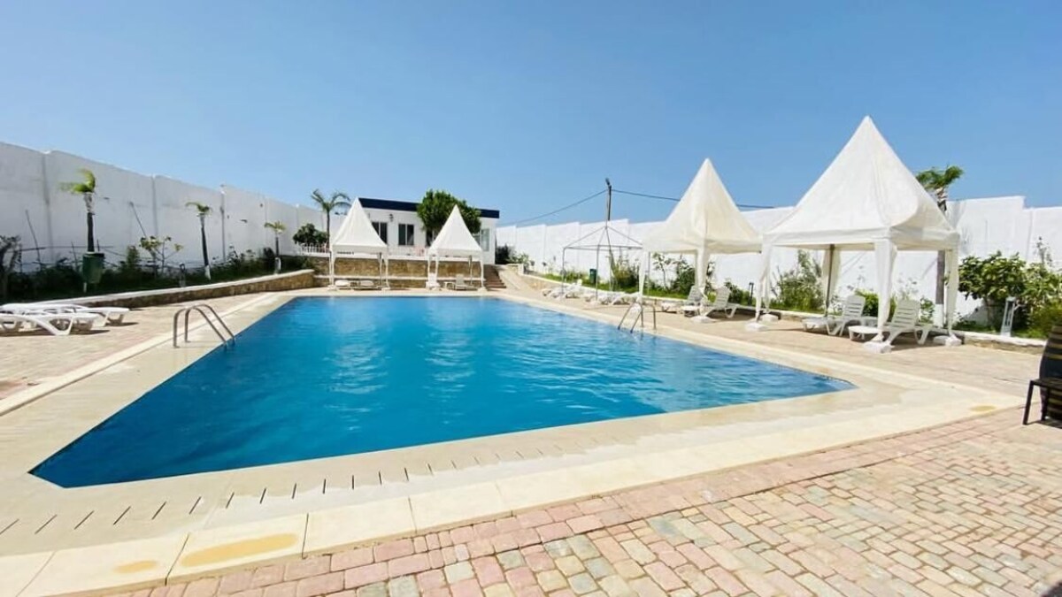 Hôtel Tanger Med avec piscine et services complets