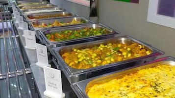 供应早餐、午餐和晚餐,摩洛哥菜