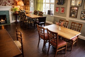 Restaurant - The Tower Arms Hotel (Iver)