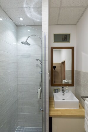 Double Room | Bathroom | Shower, free toiletries, hair dryer, bathrobes