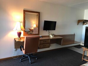 ห้องซิงเกิล, เตียงคิงไซส์ 1 เตียง, ปลอดบุหรี่ | เปล/เตียงเด็กอ่อน, เตียงเสริม/เปล, Wi-Fi ฟรี, ผ้าปูที่นอน