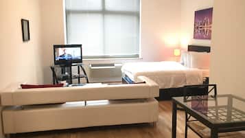 Studio Suite | 1 bedroom, iron/ironing board, rollaway beds, free WiFi