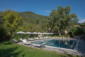 Piscina externa sazonal