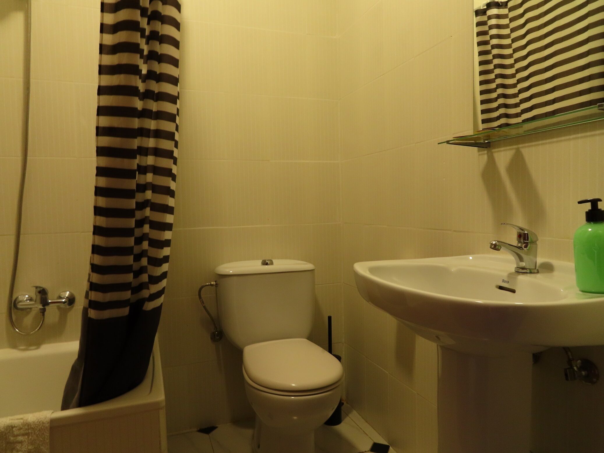 Foto - Hostal Tropical